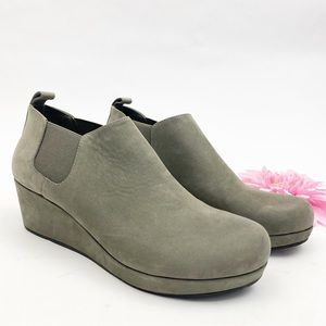 Chocolat Blu Yuliette Leather Wedge Chelsea Boots Booties: Taupe Grey